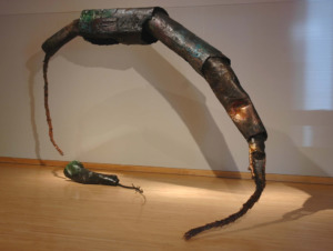 Carole Simard-Laflamme - JE SUIS UN ARC / Exposition Habit-Habitat-Habitus / Musée d’art contemporain / Baie Saint-Paul, 2005 / Photo Alexis K. Laflamme