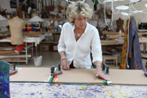 Isabelle De Borchgrave dans son atelier - credit David de Lossy